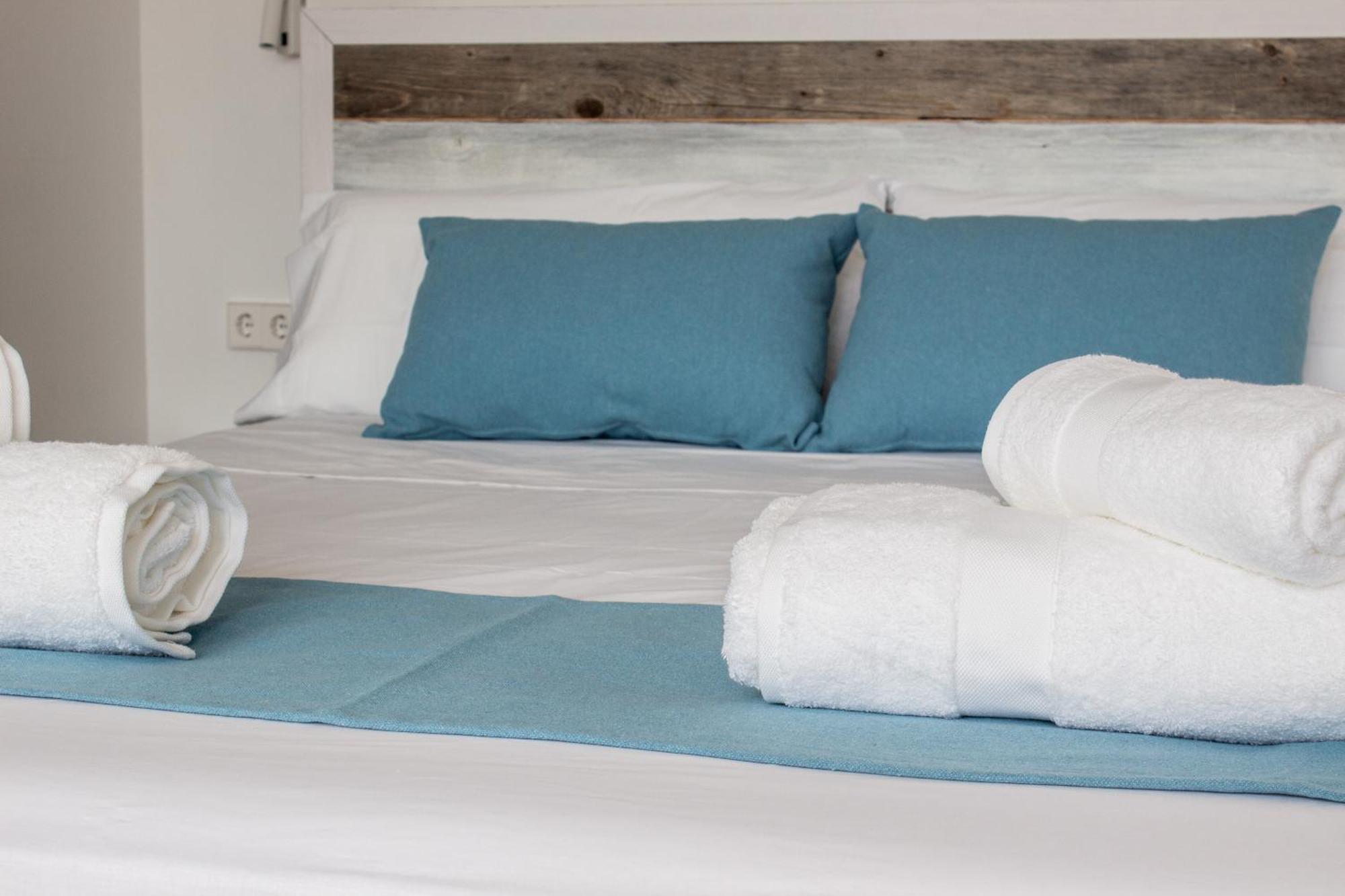 Hotel Boutique Es Blau กาดาเกส ภายนอก รูปภาพ