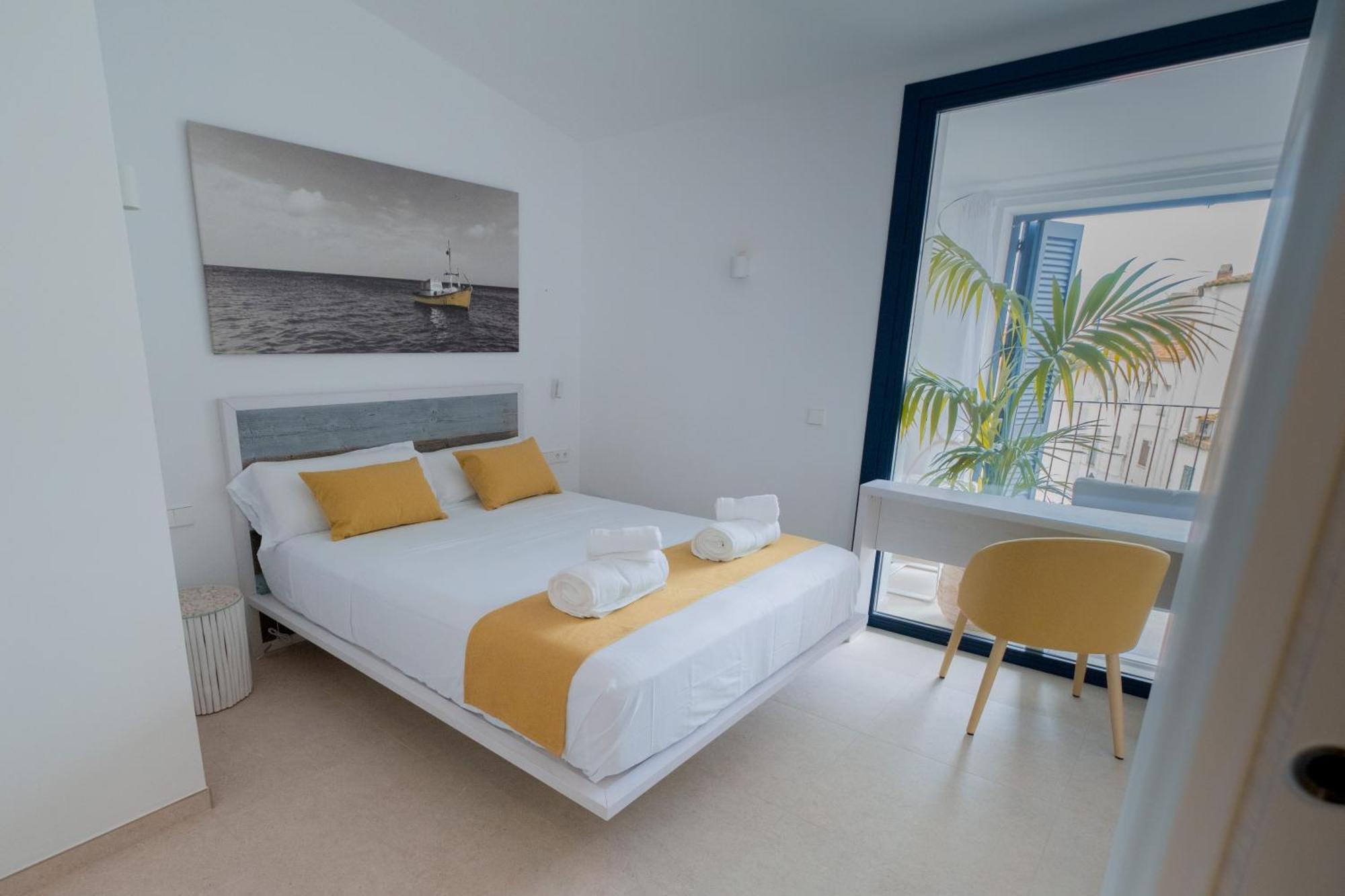 Hotel Boutique Es Blau กาดาเกส ภายนอก รูปภาพ
