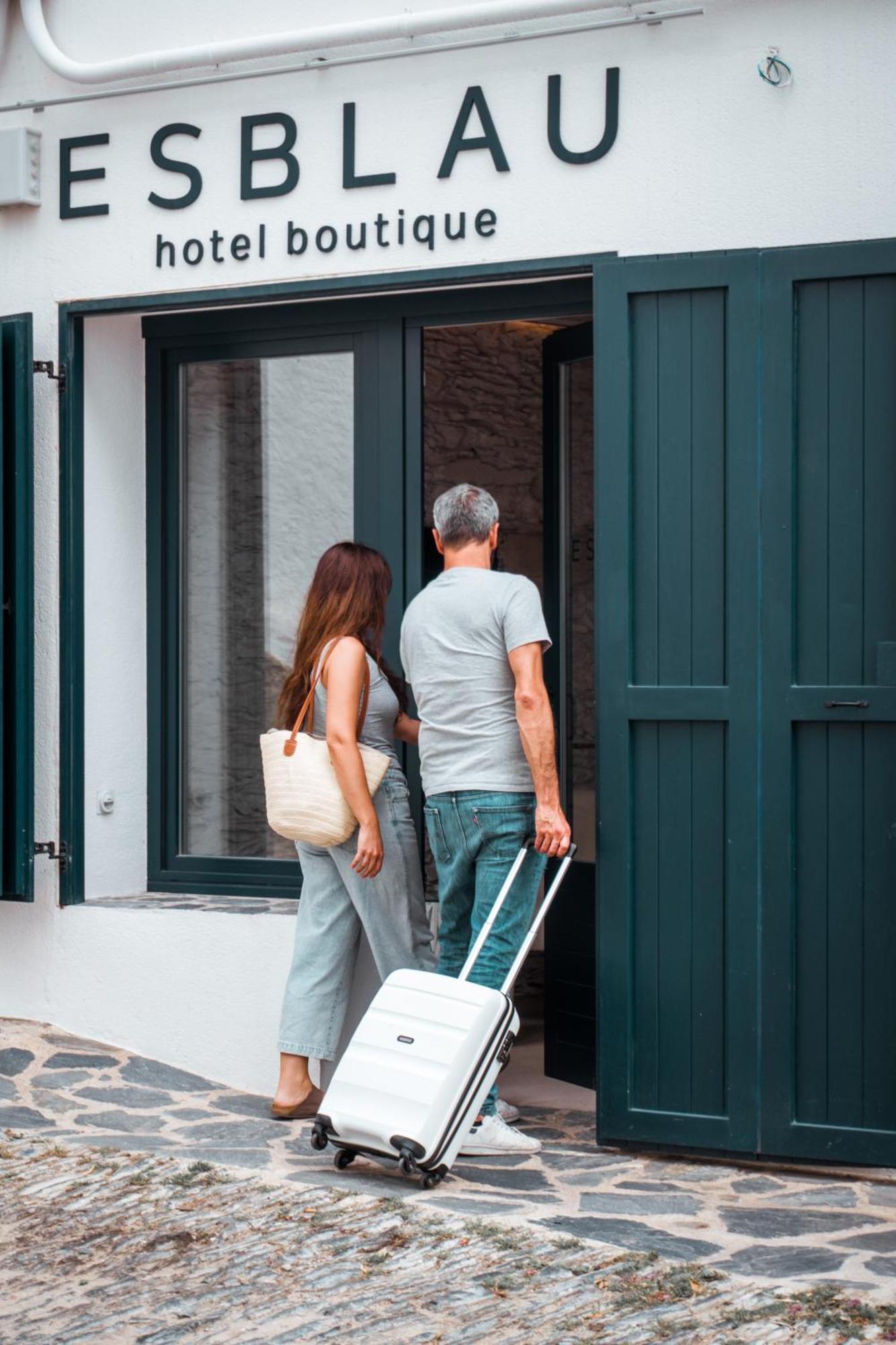 Hotel Boutique Es Blau กาดาเกส ภายนอก รูปภาพ