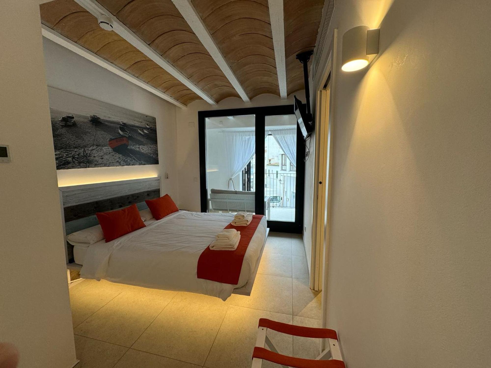 Hotel Boutique Es Blau กาดาเกส ภายนอก รูปภาพ