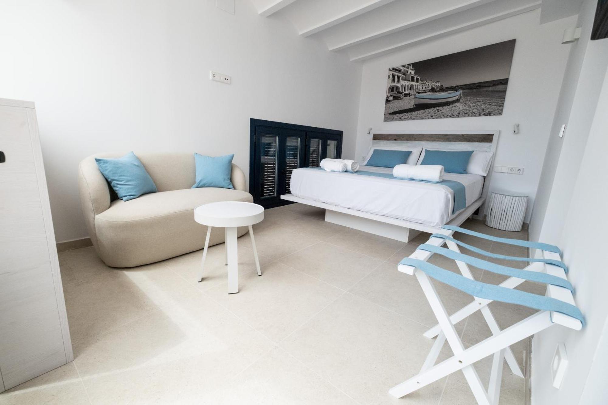 Hotel Boutique Es Blau กาดาเกส ภายนอก รูปภาพ