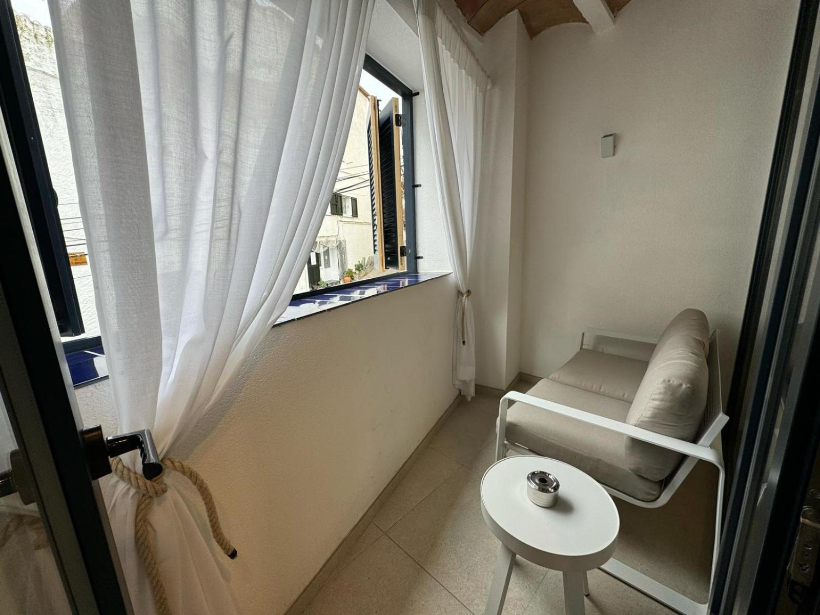 Hotel Boutique Es Blau กาดาเกส ภายนอก รูปภาพ
