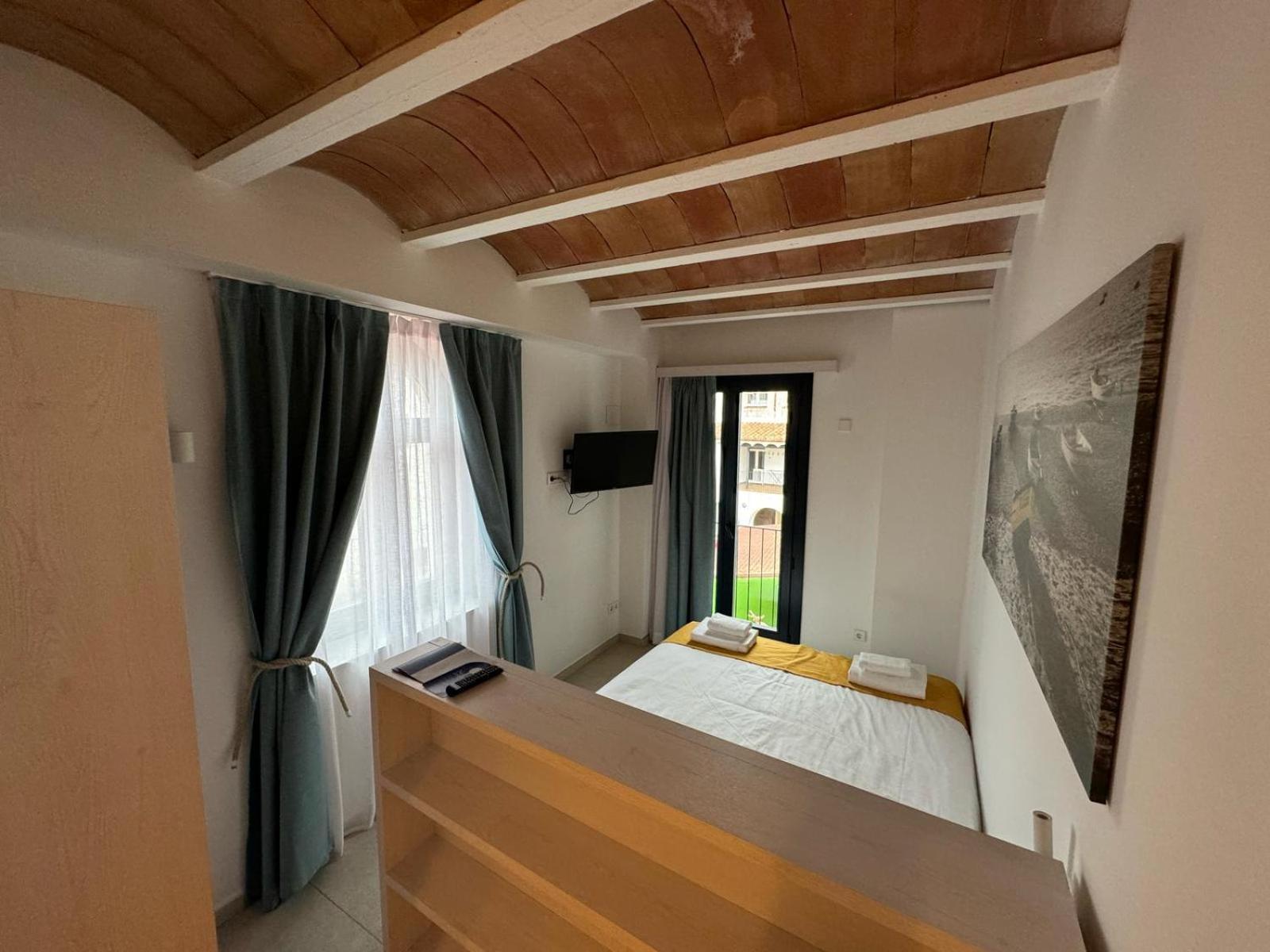 Hotel Boutique Es Blau กาดาเกส ภายนอก รูปภาพ